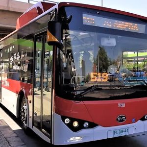 ESPECIAL CON SIMULADOR DE INMERSIÓN TOTAL CONDUCENTE A LICENCIA DE CONDUCTOR PROFESIONAL CLASE A-3
